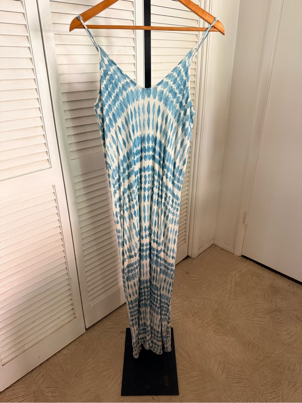lovestitch Blue and White Tie-Dye Maxi Dress